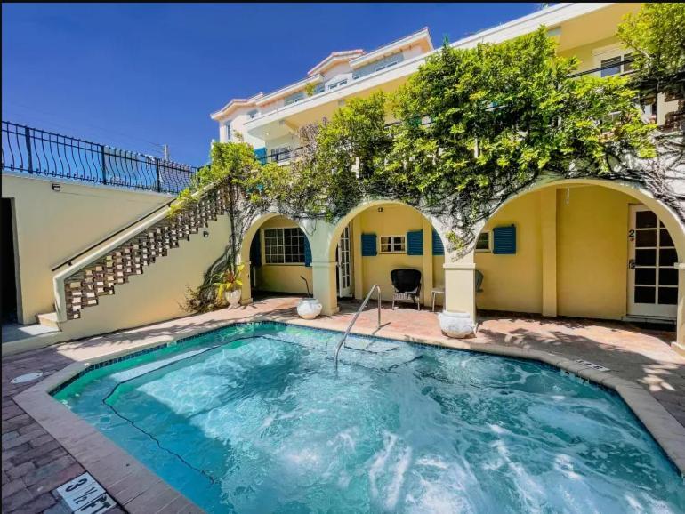 Courtyard Villa Hotel Lauderdale-by-the-Sea Eksteriør billede